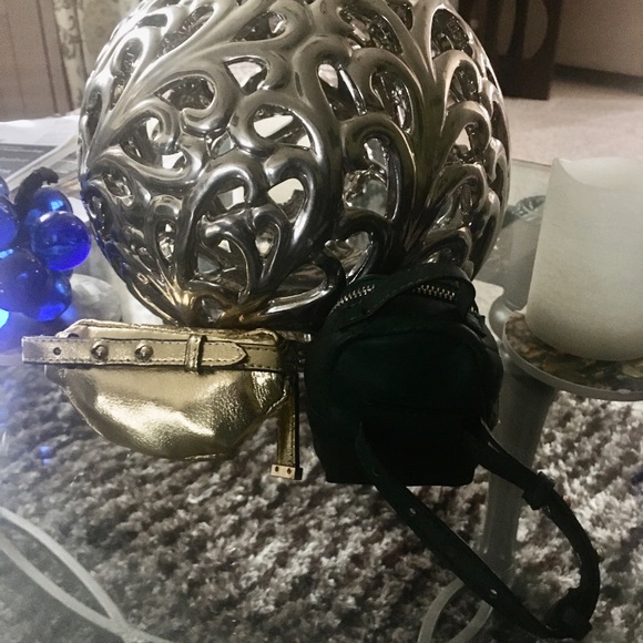 Mini Quilted Wrist Wristlet Hunter Green and Gold NWOT! - Picture 2 of 4